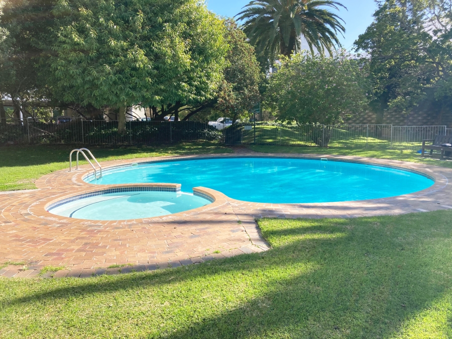 To Let 2 Bedroom Property for Rent in Claremont Upper Western Cape